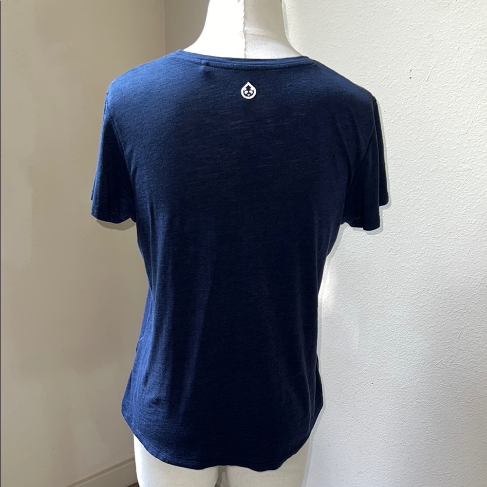EUC Tasc Reeces Fitness Navy Women's T-Shirt Small